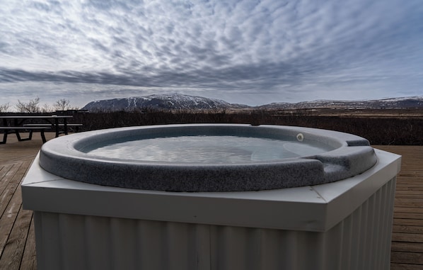 Private spa tub