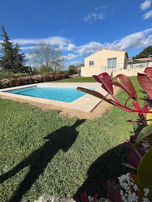 Vue sur piscine