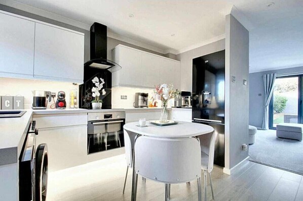 Kitchen / dinning area