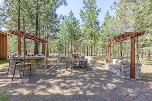 Outdoor Area - BBQ & Fireplace