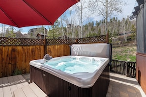 Bain à remous extérieur