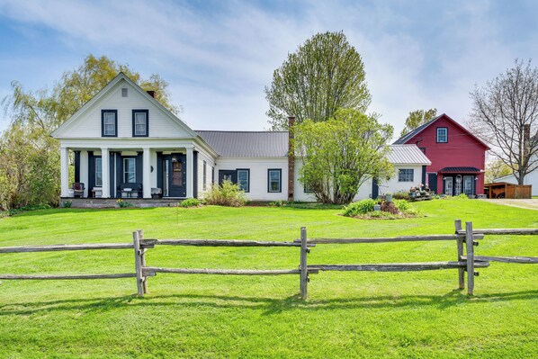 Irasburg Vacation Rental | 6BR | 3BA | 2 Steps Required | 3,100 Sq Ft