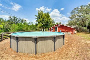 Outdoor Space | Above-Ground Pool