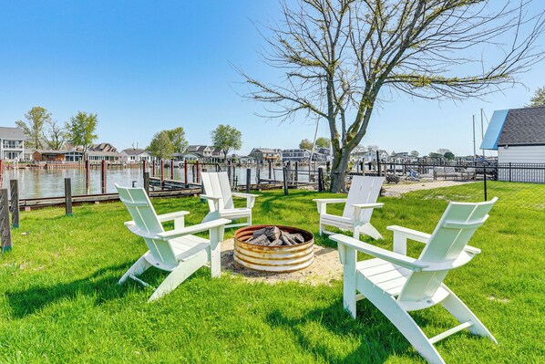 Harrison Township Vacation Rental | 3BR | 2BA | Steps Required | 1,536 Sq Ft