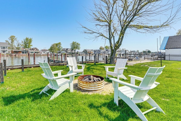 Harrison Township Vacation Rental | 3BR | 2BA | Steps Required | 1,536 Sq Ft