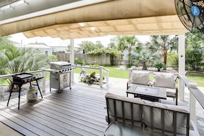 Furnished Deck | Blackstone Grill | Gas Grill