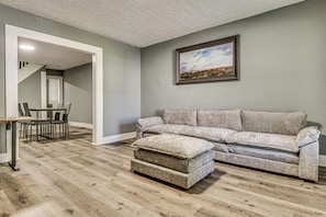 Living Room | Free WiFi | Central Heating & A/C | Smart TV | 1st Floor