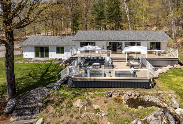 Cottage, Main Upper Deck &amp; Seating
