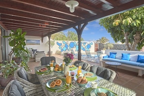Outdoor dining