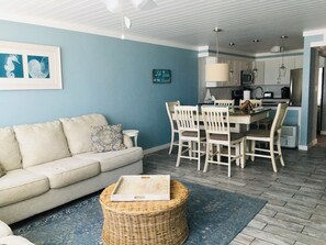living room dining area