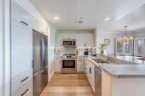 Full Kitchen