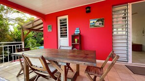Outdoor dining