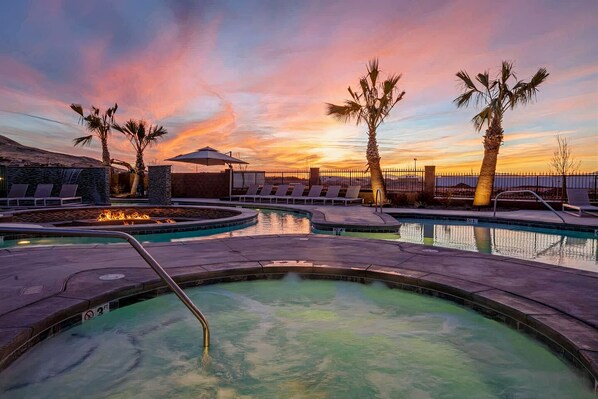 Sunset Hot-Tub Soak beneath Swaying Palms