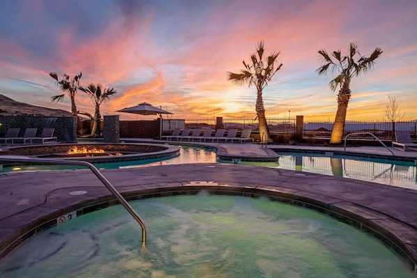 Sunset Hot-Tub Soak beneath Swaying Palms