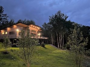 The rustic-chic contemporary home, Maple Lodge, is the larger of the 2 homes featuring 4 bedrooms and 3 bathrooms
