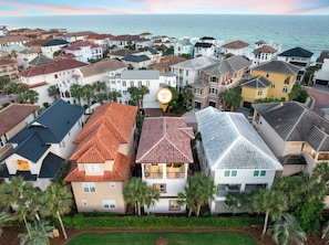 Coastal Crush is Located Just 3 Minutes from the Beach!