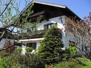 Gästehaus Rita (DE Reit im Winkl) - Stöcker Udo und Claudia - 8324-Das Haus im Sommer