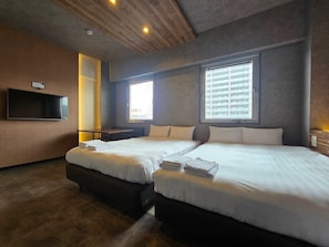 2 double beds, twin available