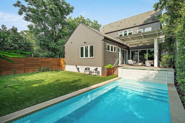 Relax and refresh in our private outdoor pool, the perfect spot to cool off and soak up the Texas sun. Surrounding the pool, you’ll find a spacious backyard ideal for lounging, playing, or gathering with friends and family. 