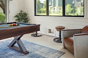 Game room with Pool table
