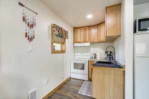 Kitchen | Drip Coffee Maker | Toaster | Blender | Cooking Basics