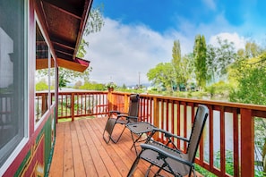 Deck | River View | Single-Story Cabin | Kayak & Canoe Rentals On-Site