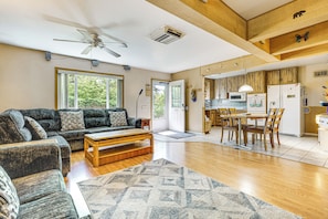 Living Room | Smart TV | Electric Fireplace | Free WiFi