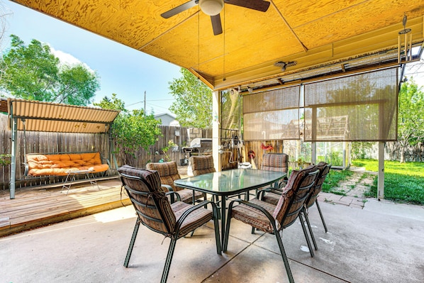 Northglenn Vacation Rental | 2BR | 1BA | 1,007 Sq Ft | 3 Steps to Enter