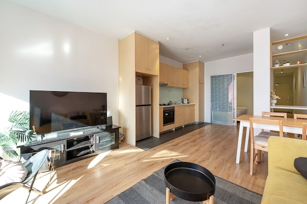 Living Area/Dining Area/Kitchen