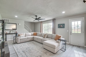 Living Room | 1st Floor | Central A/C & Heating | Smart TV