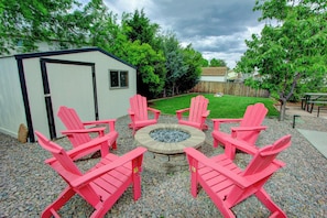 Gather around the firepit in the backyard!
