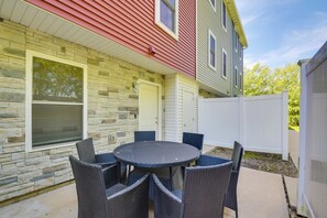 Private Patio | Outdoor Seating