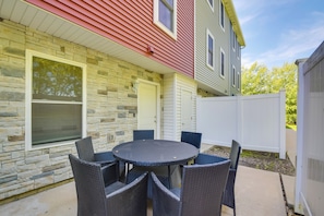 Private Patio | Outdoor Seating