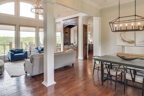 Dining Area | Main Level