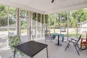 Exterior | Screened Porch | Outdoor Dining Areas