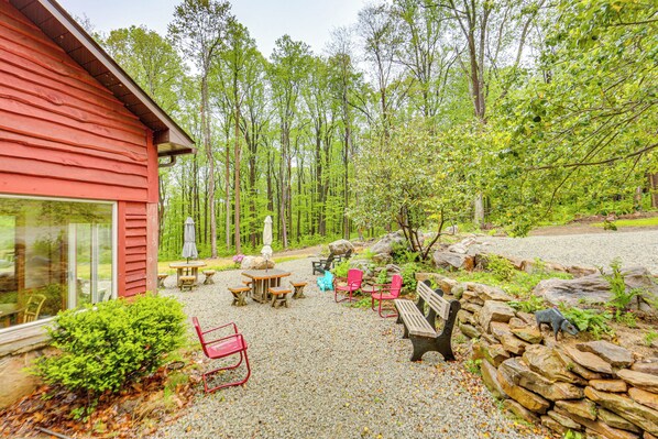 Normalville Vacation Rental | 4BR | 3BA | 1 Step to Enter | 3,000 Sq Ft