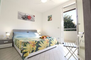 Autumn, Bathroom, Bedroom, Spring, Summer