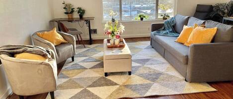 Large living space with a lot of seating space