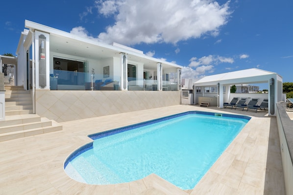 Heated pool