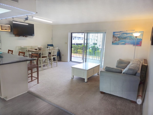 LIVING-AREA-Angelfish 109