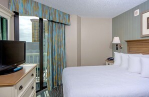 4. Oceanfront Two Bedroom Queen Condo H