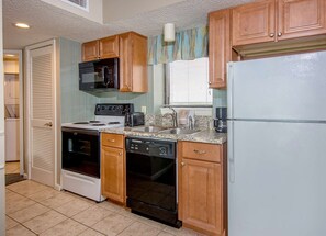 5. Oceanfront Two Bedroom Queen Condo H