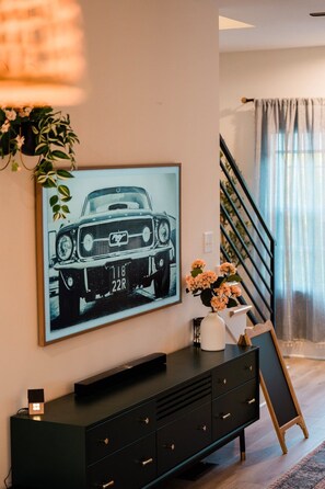 Art + Tv
