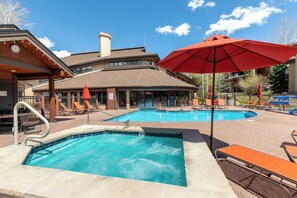 Trappeur's Crossing Pool + Hot Tub