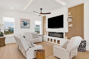 Sandy Island offers 6 Bedrooms and 6.5 Bathrooms