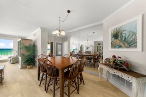 17-web-or-mls-8601 Surf Dr 1E-16