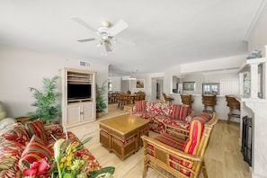 21-web-or-mls-8601 Surf Dr 1E-20