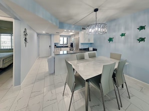 Dining Area with Seating for Six