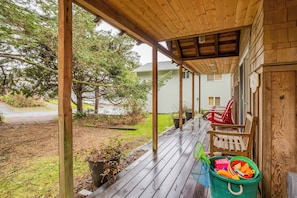 Front Deck space with seating