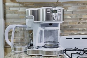 Kaffee und/oder Kaffeemaschine